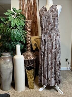 Talbots Brown and White Leaf-Print Sleeveless Maxi Dress